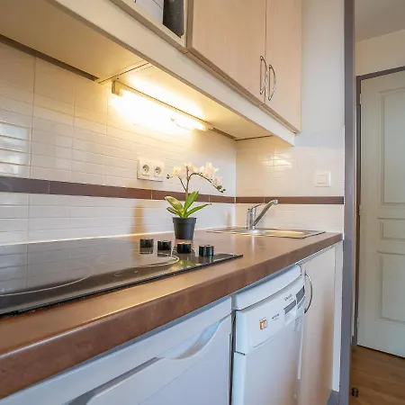 Apartment Village Cap Esterel - L'esquinade-34 By Interhome