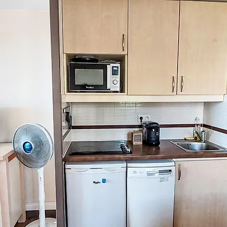 Apartment Village Cap Esterel - L'esquinade-34 By Interhome
